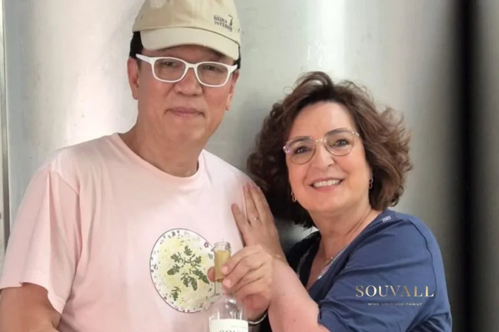 Dra. Lúcia Ferraz com o Sr. Chan Jun Park, Presidente do Júri do Asia Wine Trophy.
