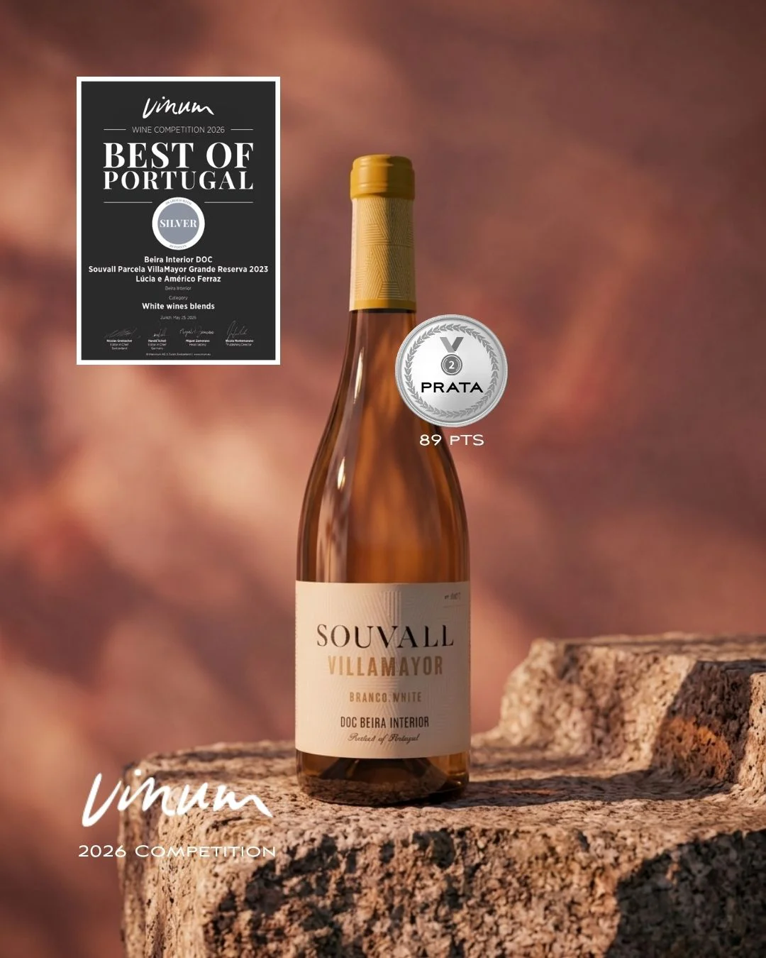 Garrafa de Souvall Parcela VillaMayor Grande Reserva Branco 2023 com medalha de prata do concurso VINUM 2026.